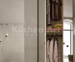 Dressing épuré avec armoire à Miroir Personnalisable | Optimisation d'Espace et Design Moderne - 2