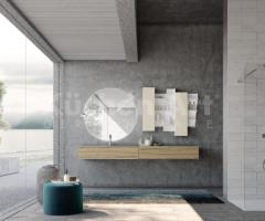 Salle de Bain chic avec Éléments Hauts Inclinés avec façades en bois et Plan en Minéral-marbre