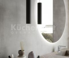 Salle de Bain de Luxe avec Baignoire et Miroir Rétro-éclairé Loop sur Base Stratifiés - 7