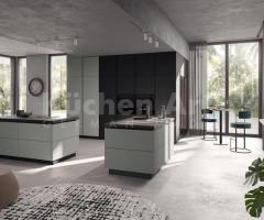 Cuisine Vert Eucalyptus Noir avec porte cachée : L’Élégance au Cœur de Votre Maison - 4