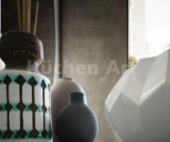 Salle de bain moderne avec miroir rétro-éclairé - 4